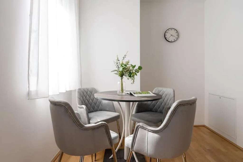 Sunny 1Br Home With Balcony By Hm Vienna