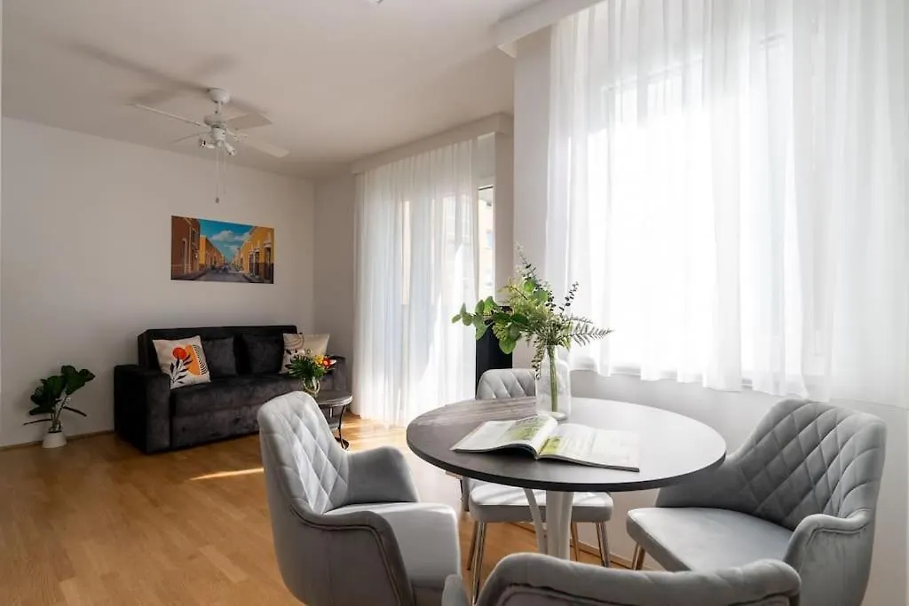 Sunny 1Br Home With Balcony By Hm Vienna Apartment